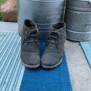 TOMS Wedge Army green suede booties